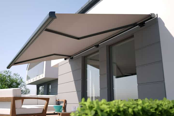 Residential awning installation in Orlando