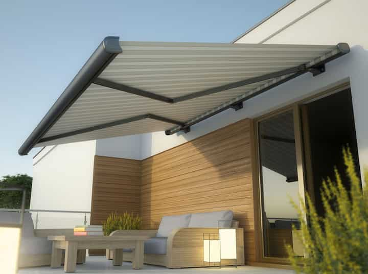 Custom retractable awnings installation in Orlando